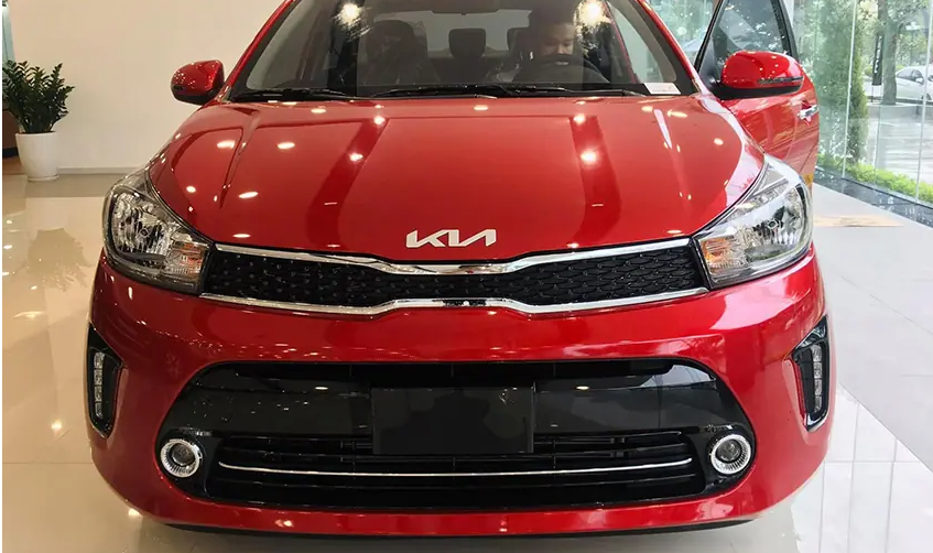 Đầu xe thiết kế mạnh mẽ, đường nét bắt mắt và sang trọng